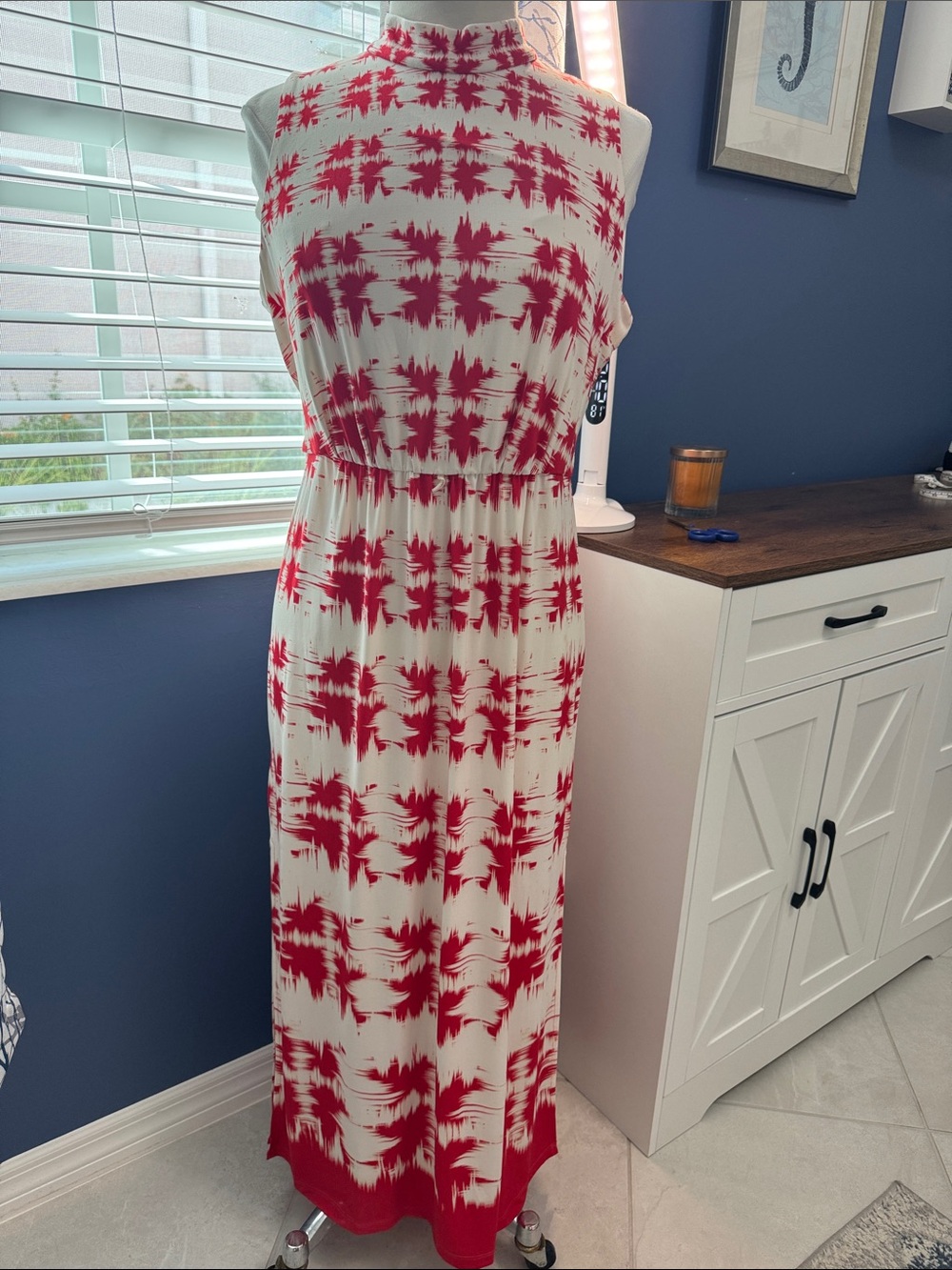London times - Sleeveless Tie-Dye Maxi Dress in Red and White